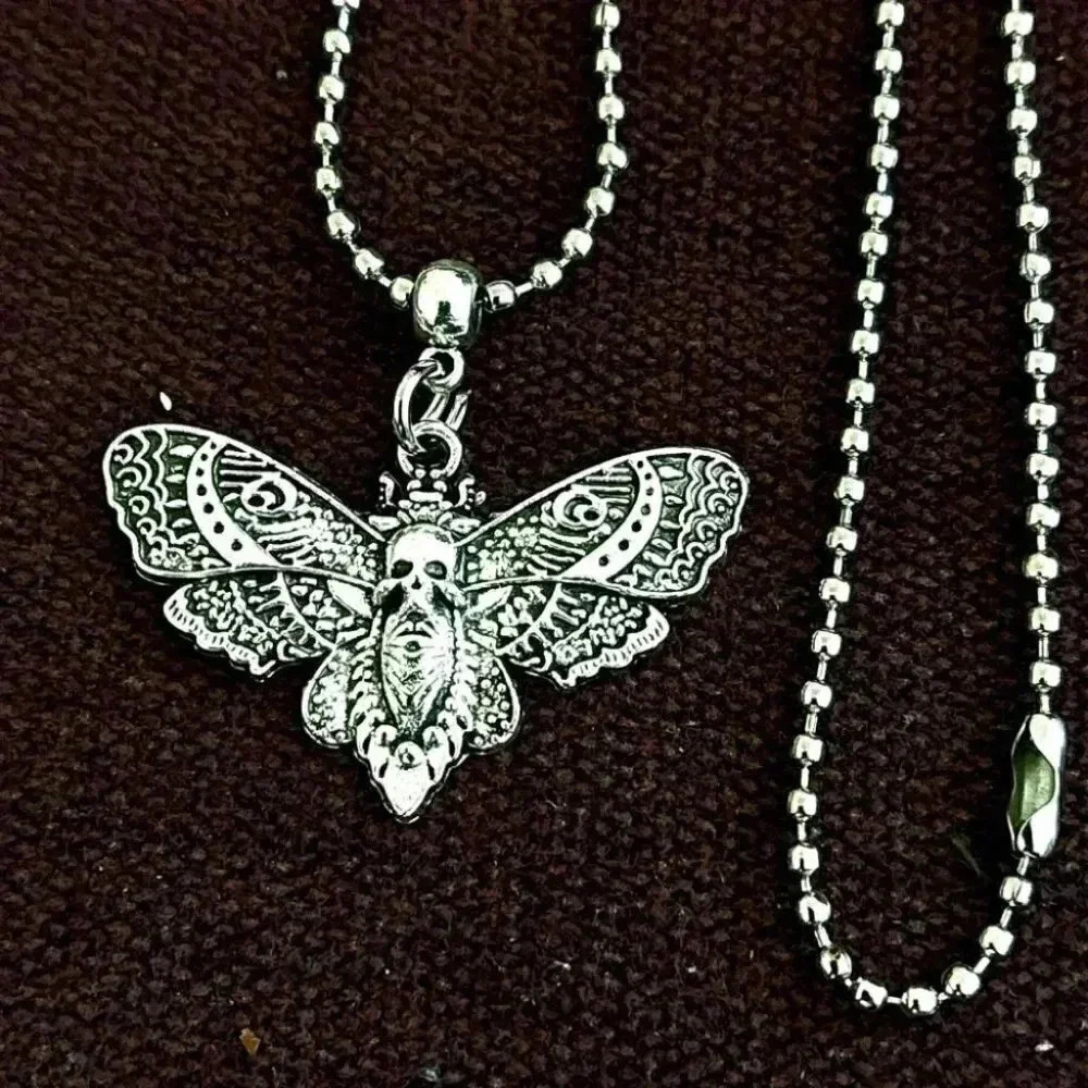 Dearh skull moth horror Necklace
